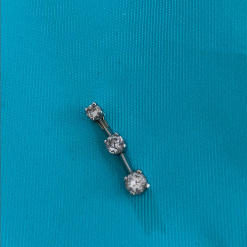 3 diamond pendant in 14k white gold.